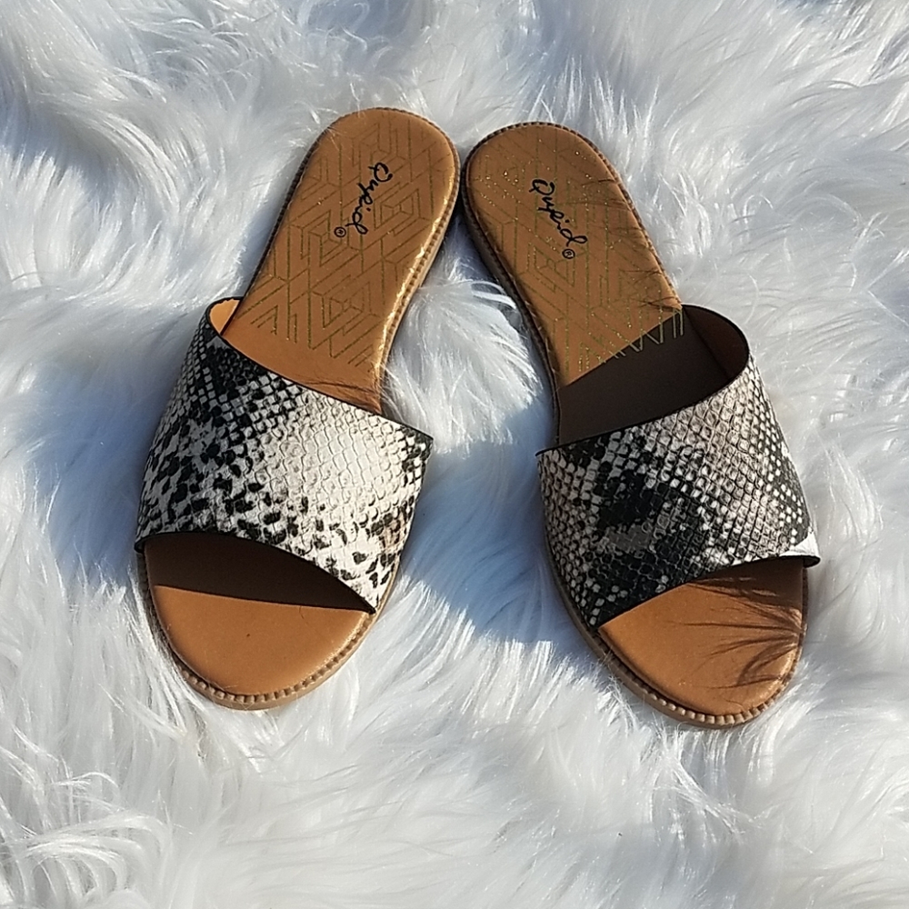 Snake Textured Open Toe Slider Sandal